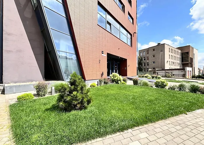 Center Pearl 2br Wifi Easy-check-in דירה קלייפדה